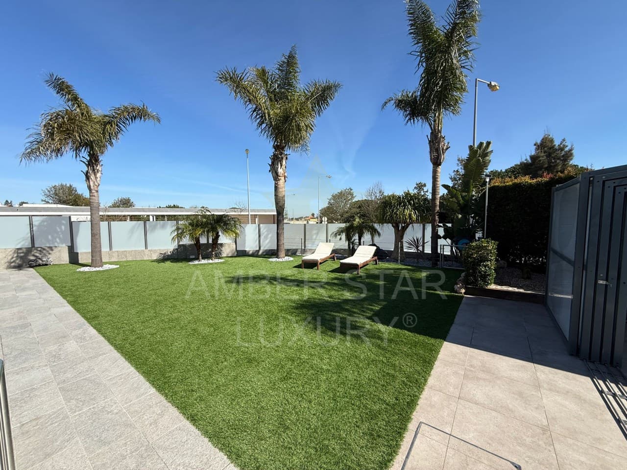 Luxury villa with 4 bedrooms, pool and garden in Cinta de Santa Maria 9
