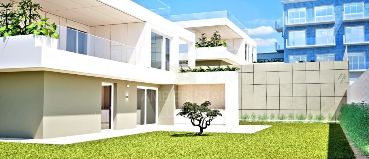 Four-bedroom detached house with elevator, Praia da Areia Branca, first line 6