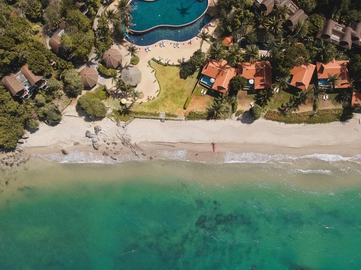 Koh Lanta Beachfront Resort & Land, resort complex with a land parcel on the first line 4